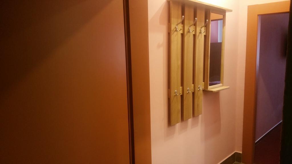 Hotel Koruna รอชนอฟ ป็อด ราดโฮชติเย็ม ห้อง รูปภาพ